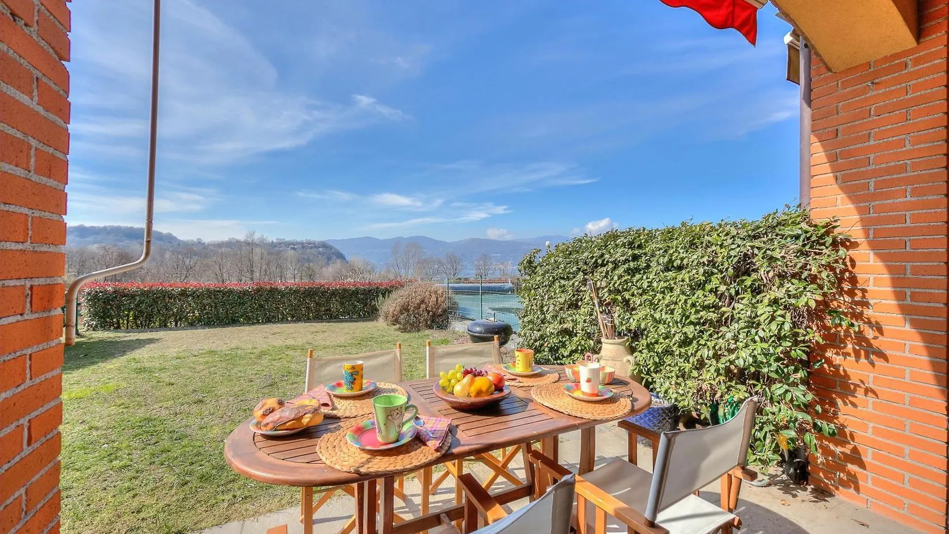 Miralago Lake View Outside Whirlpool - Happy Rentals Ispra Itália